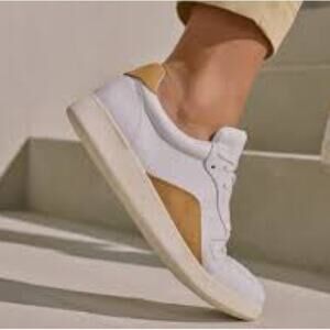 Everlane The ReLeather Mustard and White Retro Inspired Court Shoe Size 11.5